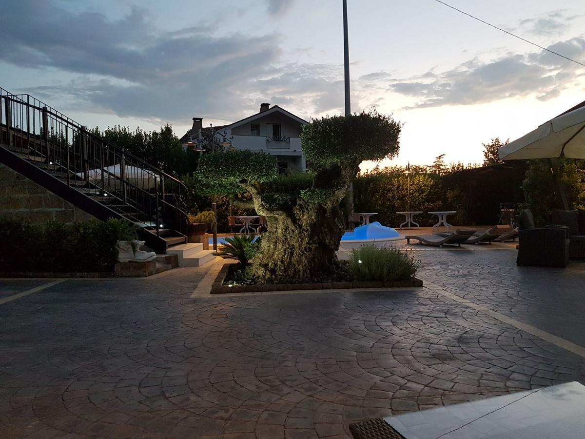 Hotel Il Dito E La Luna Ripa Teatina Kültér fotó